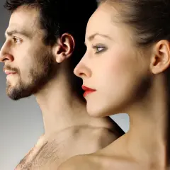 Portret mężczyzny i kobiety. On, jak numerologiczna 4, stabilny i pewny. Ona, jak numerologiczna 9, pełna pasji i wrażliwości.
