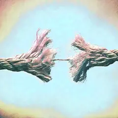 Zerwana lina symbolizuje uwolnienie od podczepów energetycznych. Widać rozplatane włókna, które kiedyś tworzyły całość.