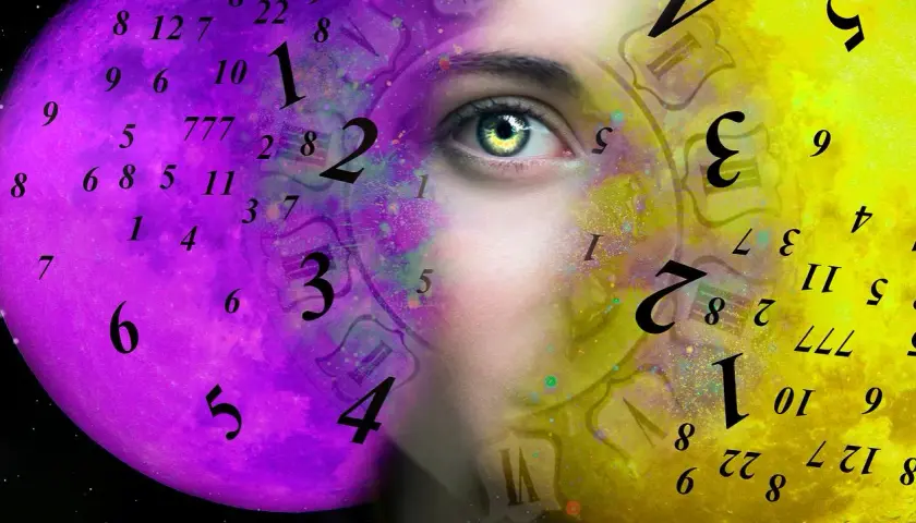 Twarz kobiety z liczbami i tarczami zegara. Dowiedz się, jak sprawdzić numerologię, odkrywając znaczenie liczb.