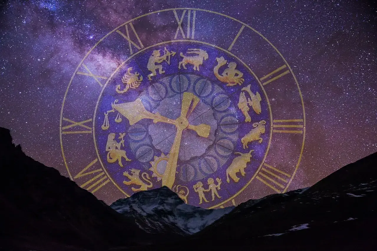 Zegar zodiakalny na tle nocnego nieba. Zastanawiasz się, jaka jest teraz retrogradacja?